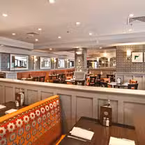 Una foto del restaurante Stephanie's On Newbury