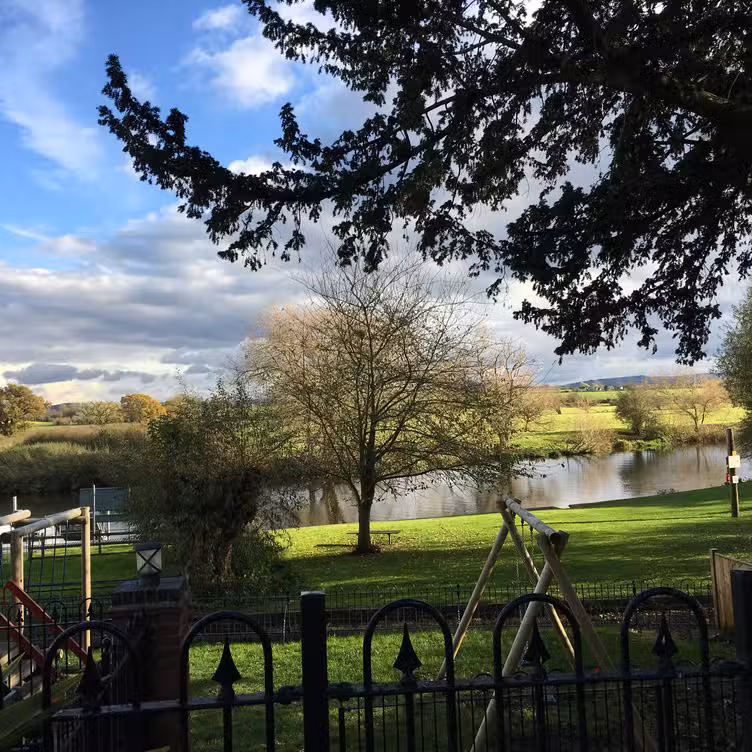 Buitenkant - The Fleet at Twyning, Tewkesbury, Gloucestershire