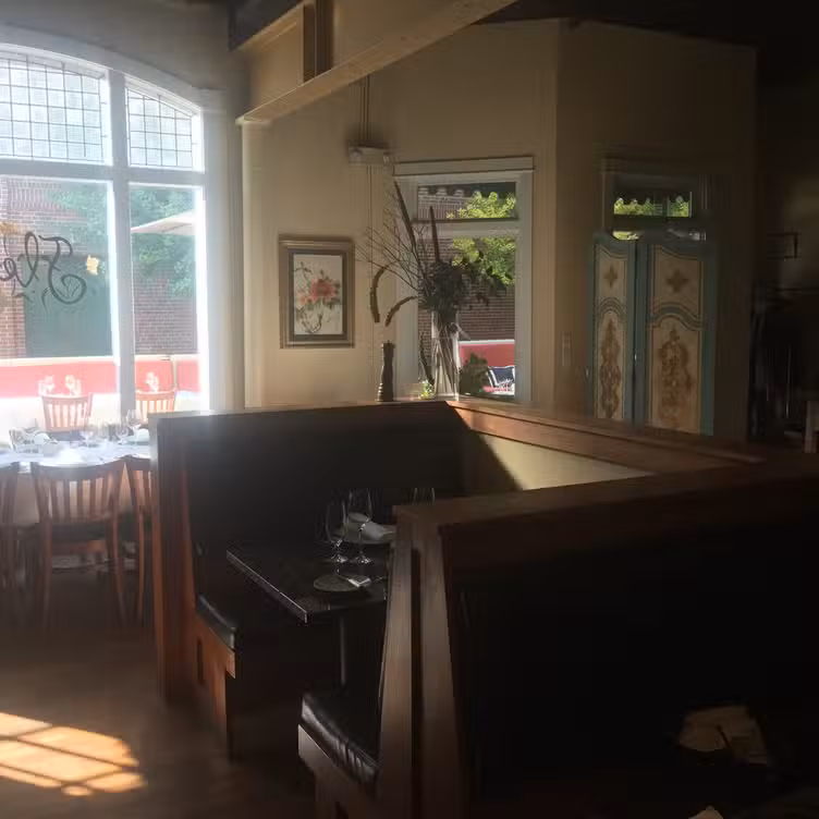 Interior - Fleurie, Charlottesville, VA