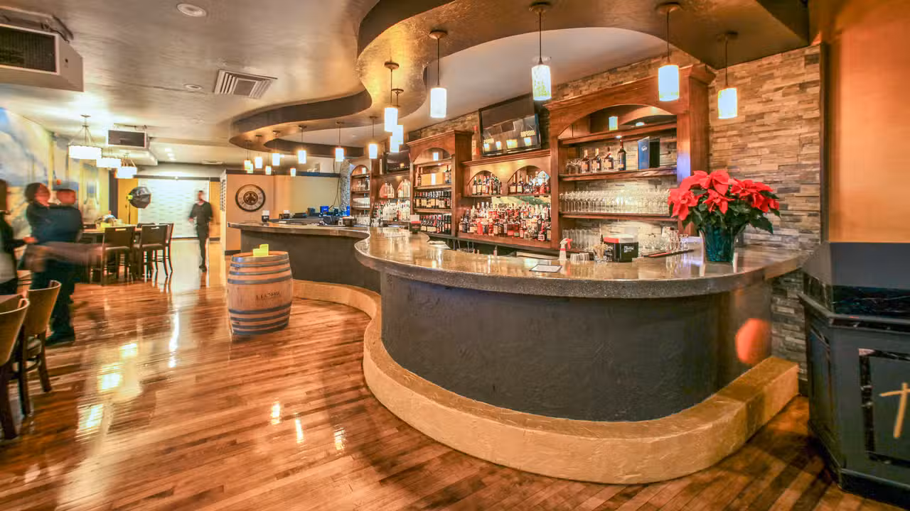 Binnenkant - Tavolo Wine Bar & Tuscan Grille - Providence, Providence, RI
