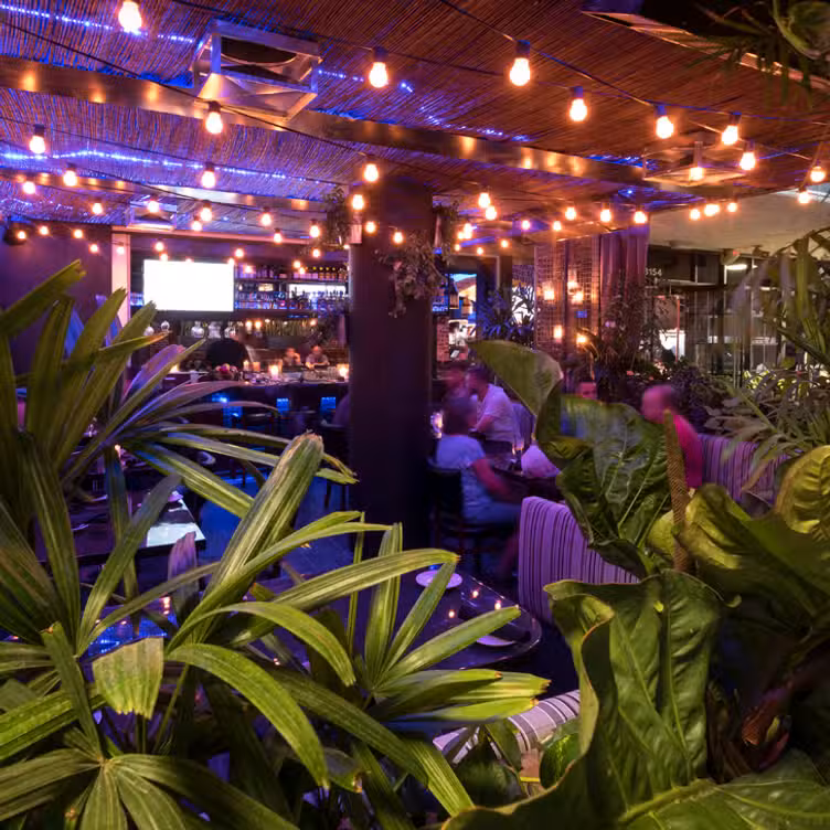 Interior - Bobby Q's - Biltmore Plaza, Phoenix, AZ
