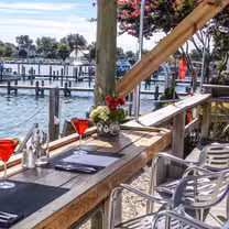 Una foto del restaurante The Island Hideaway