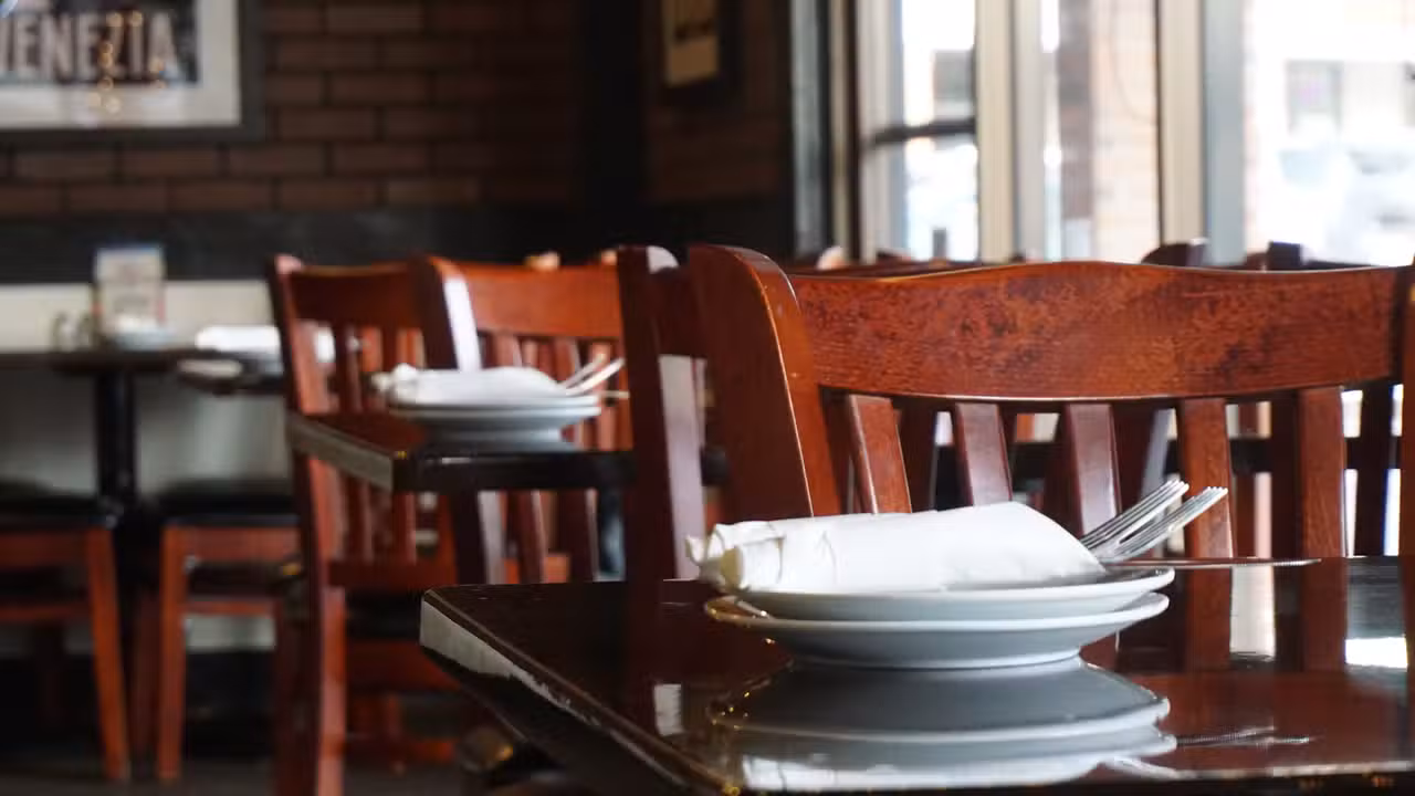 Binnenkant - Alza Osteria, Brea, CA