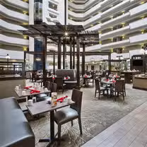 Una foto del restaurante Gold Bison Grill
