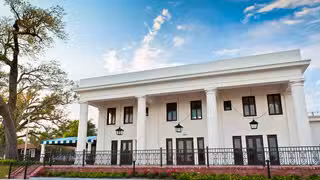 Foto von White Pillars Restaurant