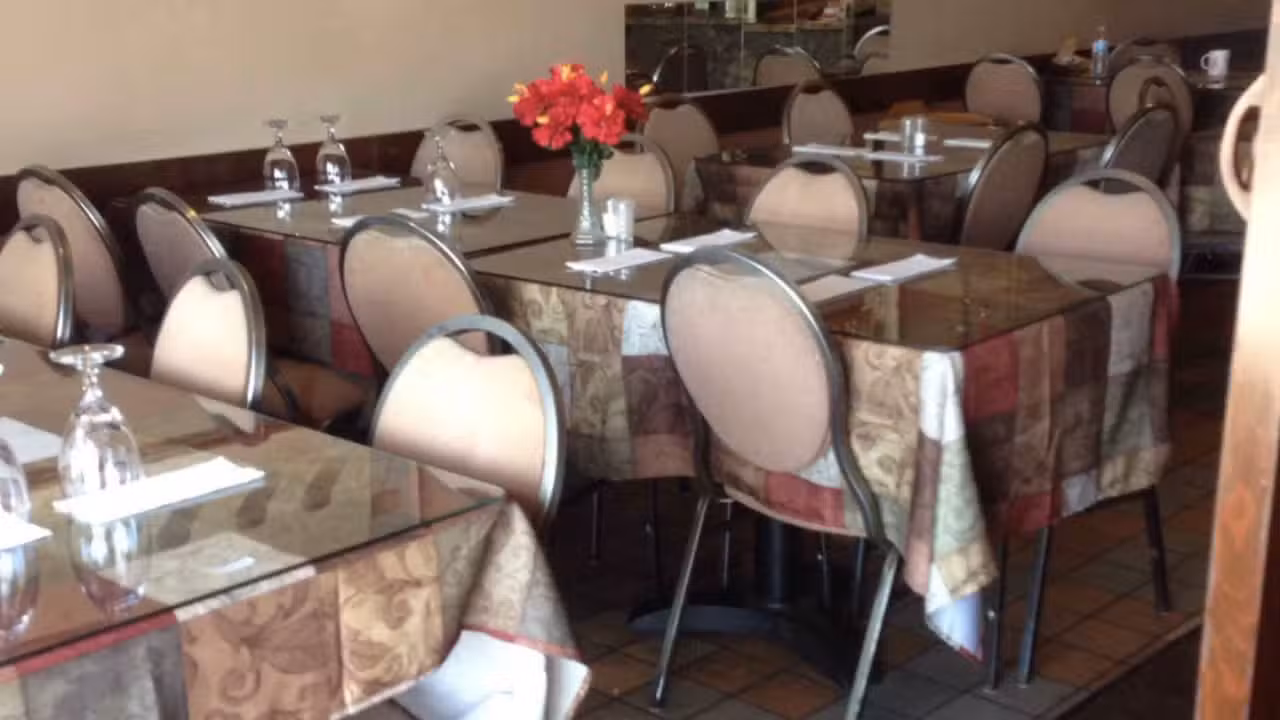 Interior - Shan's Grill, Palatine, IL