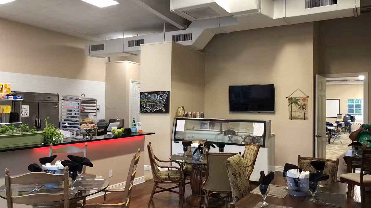 Interior - Hidden Paradise Cafe, Bonita Springs, FL