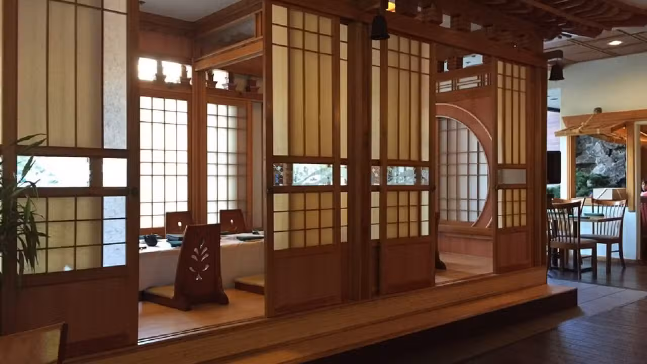 Interior - Sinju Sushi - Pearl District, Portland, OR