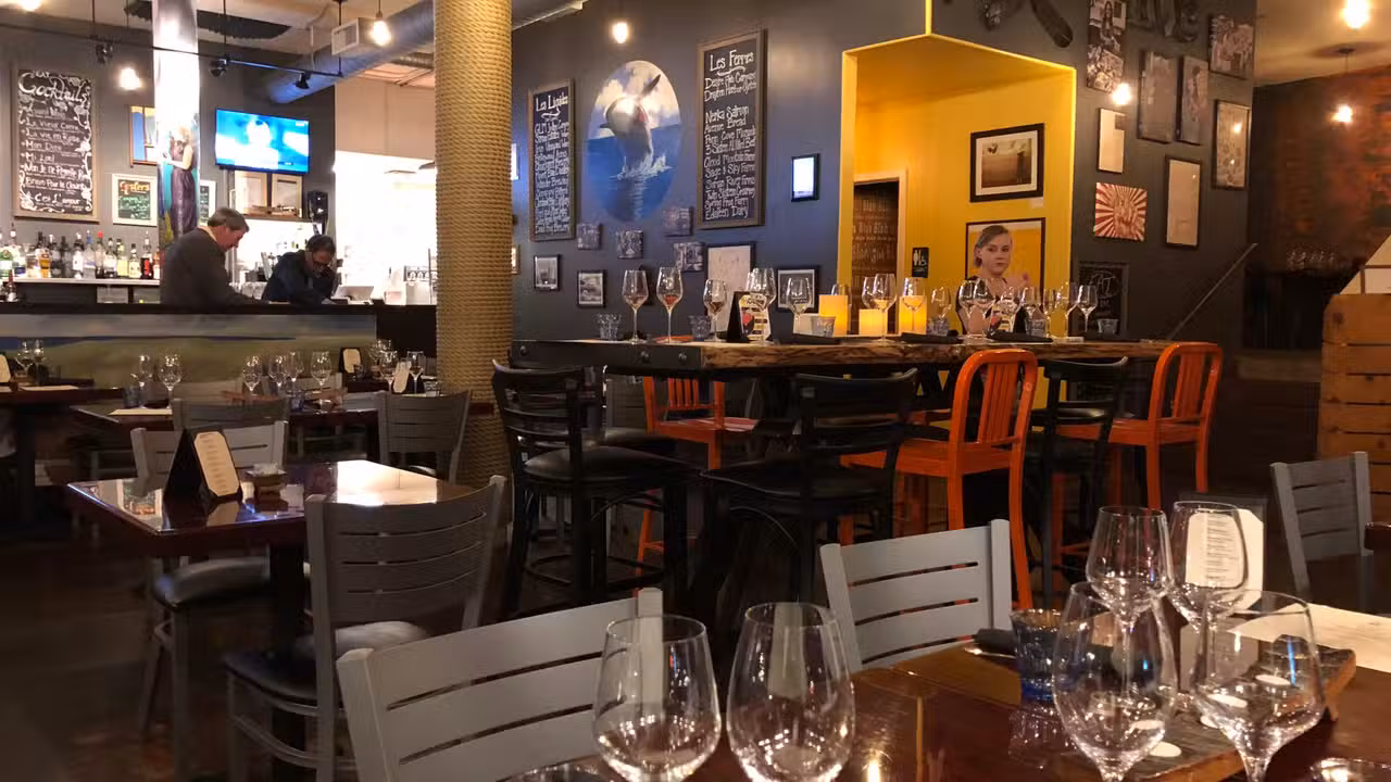 Interior - EAT Restaurant and Bar - Permanently Closed, Bellingham, WA