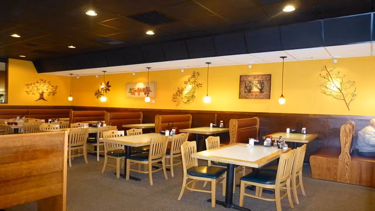 Interior - Oakcrest Family resturant, Greensboro, NC