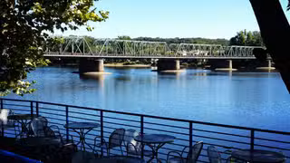Una foto del restaurante Martine's River House