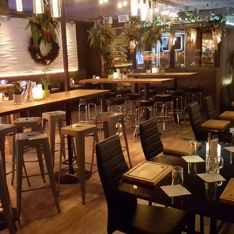 Mezcaleros Tapas & Cocktails, Montréal, QC