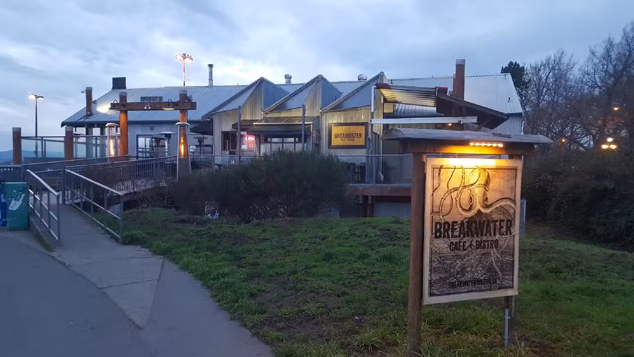 Exterior - The Breakwater Cafe + Bistro, Victoria, BC