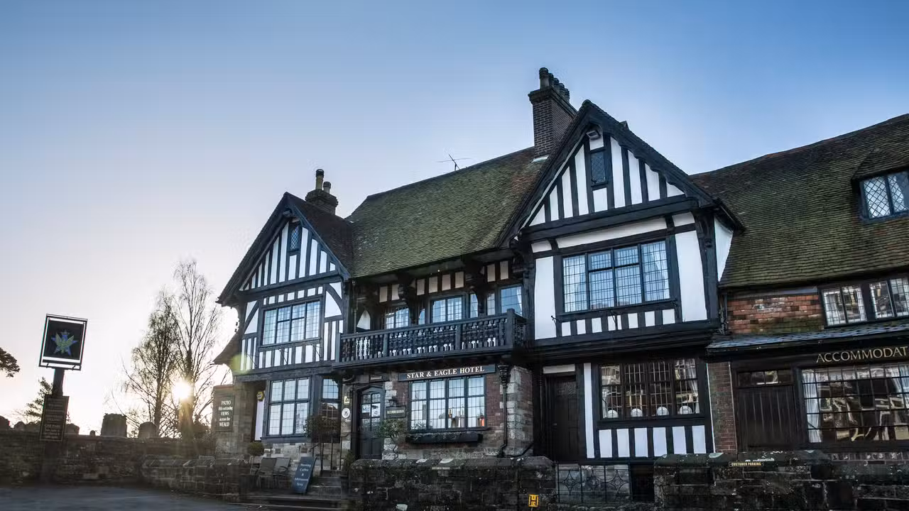 Buitenkant - Afternoon tea @ The Star and Eagle, Cranbrook, Kent