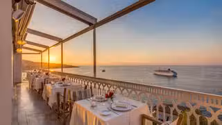 Een foto van restaurant Vesuvio Panoramic Restaurant @ Hotel Mediterraneo Sorrento