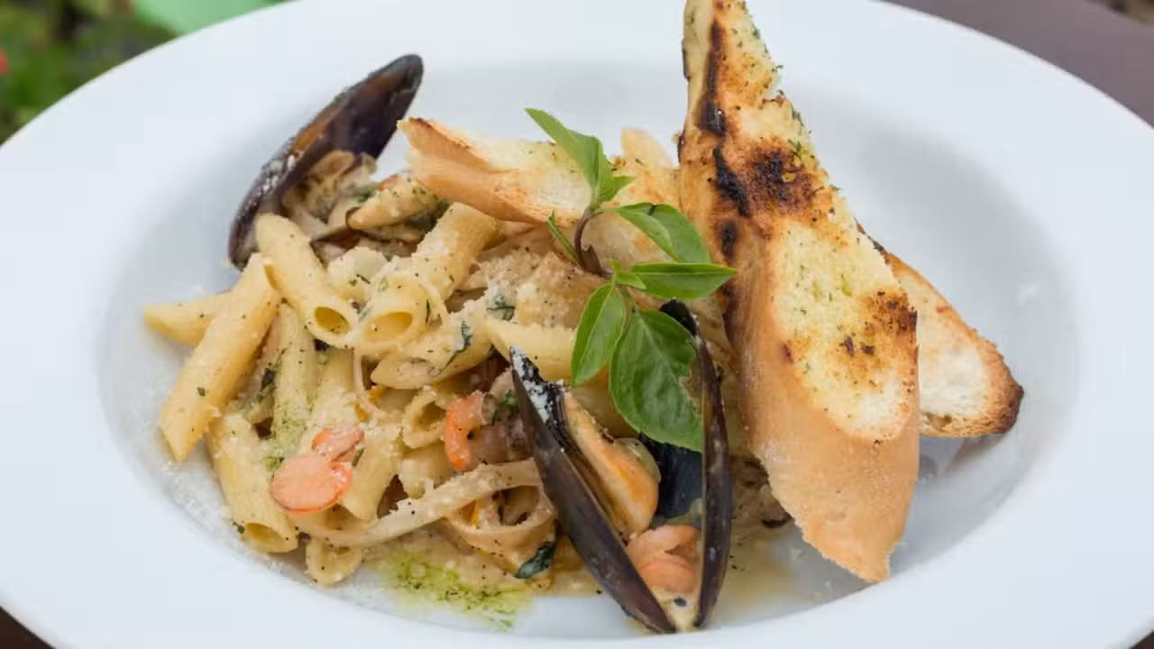 Food - Tannins, Valley Church Bay, Saint Mary Parish