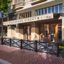 Una foto del restaurante Alvarado Street Brewery & Grill