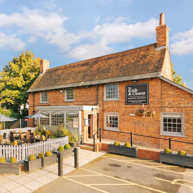 The Knife & Cleaver - Updated 2026, Gastro Pub in Bedford, Bedfordshire