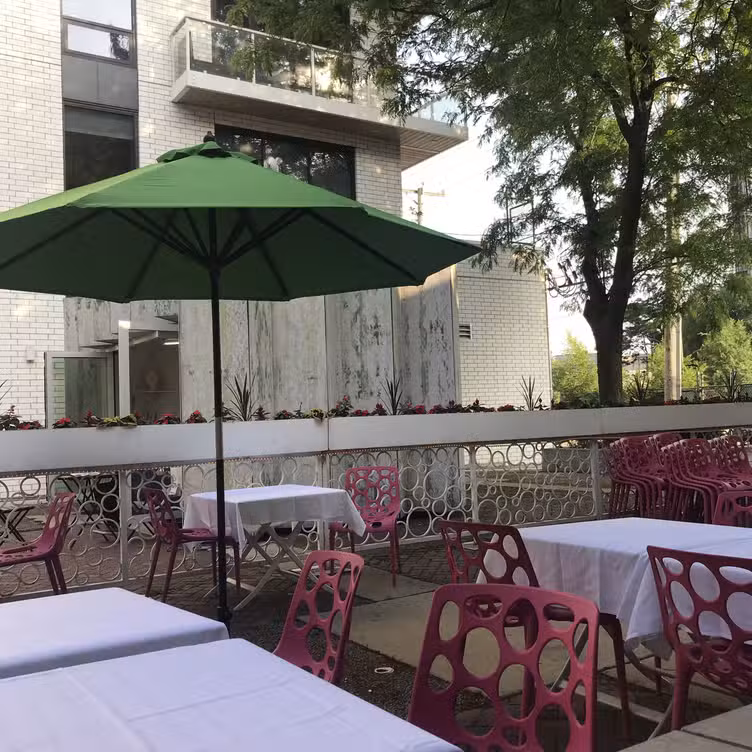 Exterior - Tocco Pizza e Arte, Chicago, IL