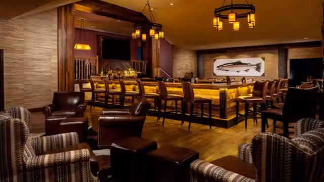 Una foto del restaurante The Tailwater Bar and Restaurant