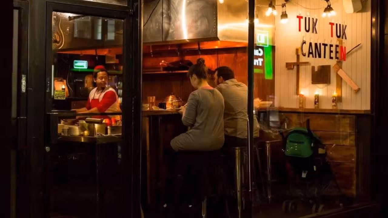 Buitenkant - Tuk Tuk Canteen, Toronto, ON