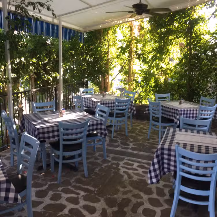 Buitenkant - Koutouki Greek Estiatorio, Palm Desert, CA