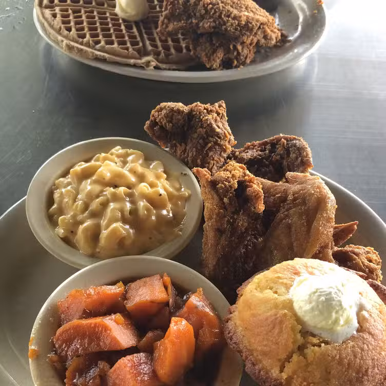 Eten - LoLo's Chicken & Waffles - Southlake, Southlake, TX