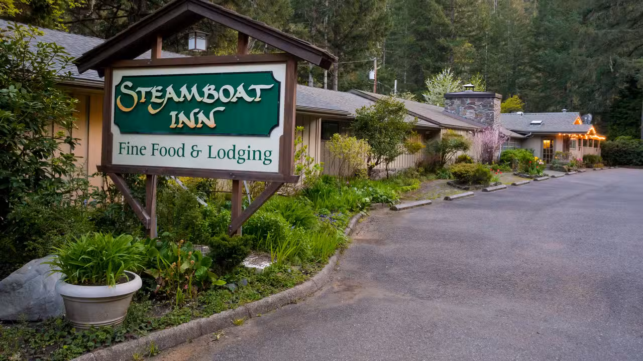 Exterior - Steamboat Inn, Idleyld Park, OR