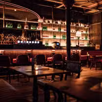 Una foto del restaurante Henry's