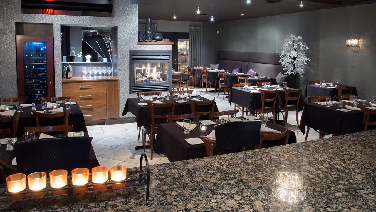 Interior - Mondello Ristorante, Mississauga, ON