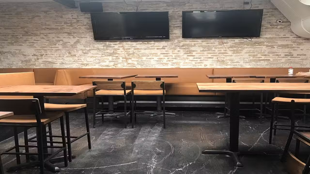 Binnenkant - Broken Barrel, Chicago, IL