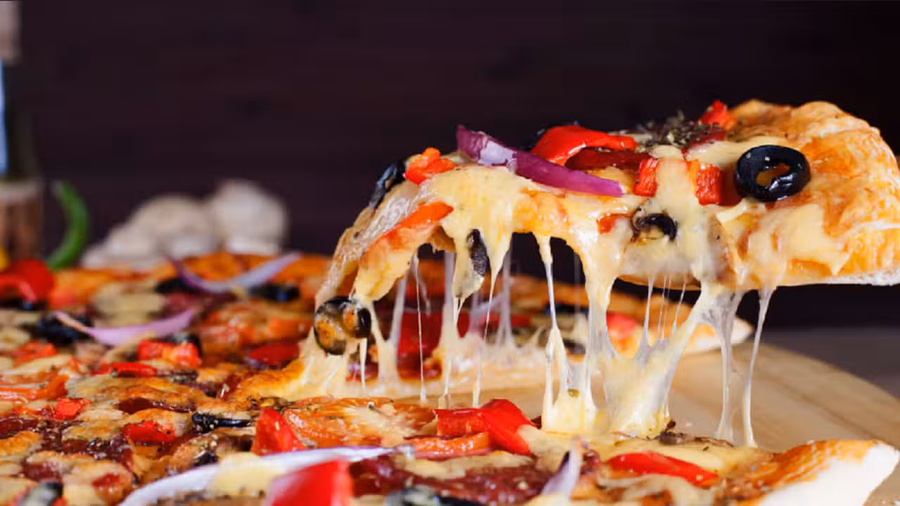Tom's House of Pizza - The Restaurant - Centre St, Calgary, AB
