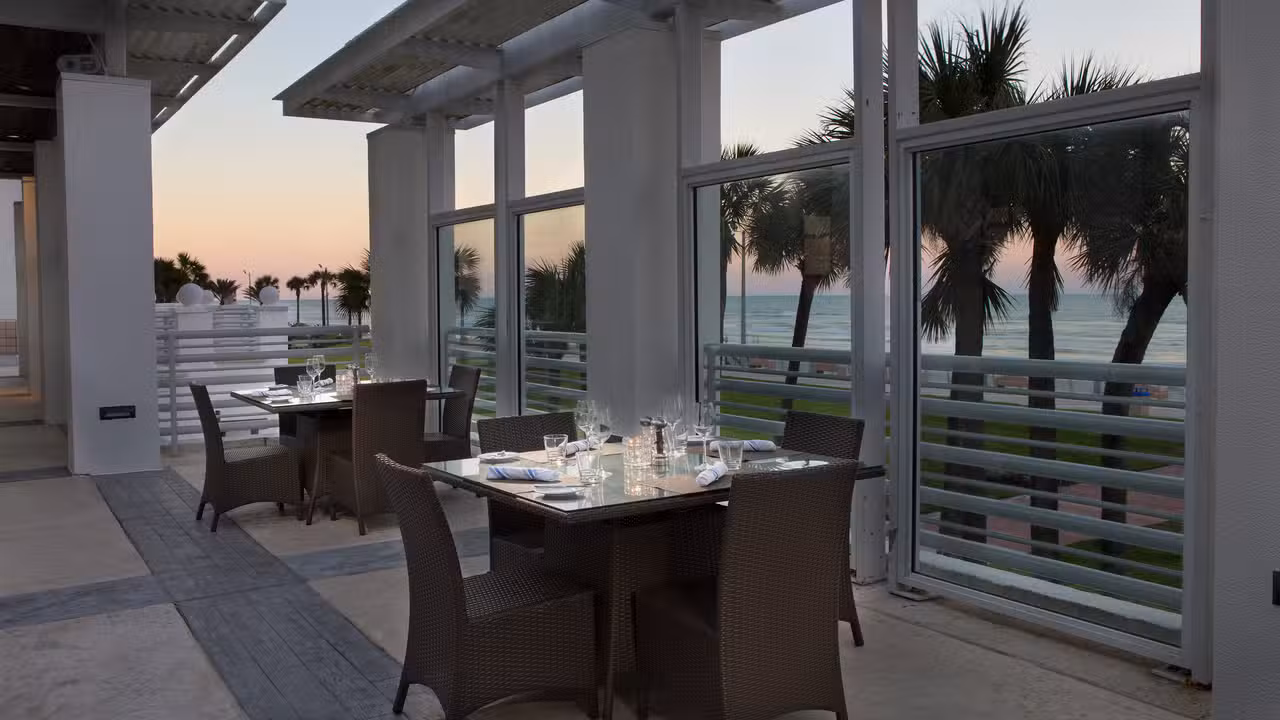 Interior - Doc Bales' Grill, Daytona Beach, FL