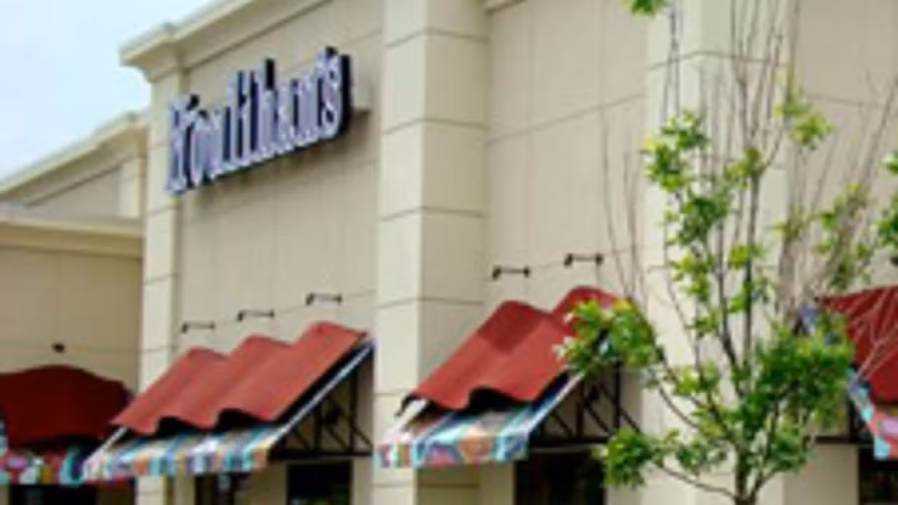 Exterior - Houlihan's - Princeton - Permanently Closed, Lawrenceville, NJ