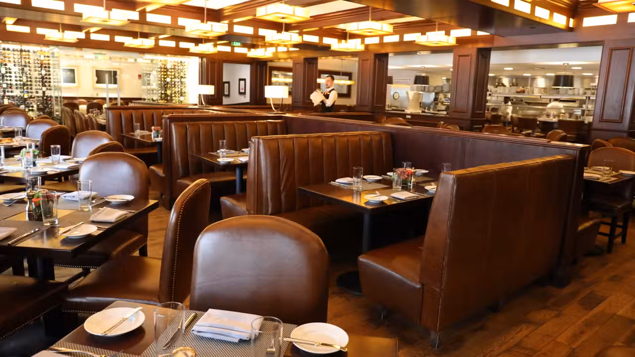Interior - Mason Street Grill, Milwaukee, WI