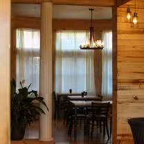 A photo of Tracey's restaurant