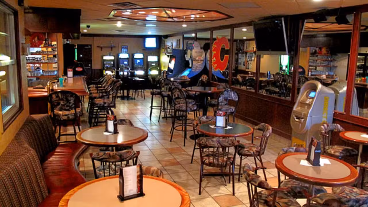 Interior - Dover Pizza Steak House & Lounge, Calgary, AB