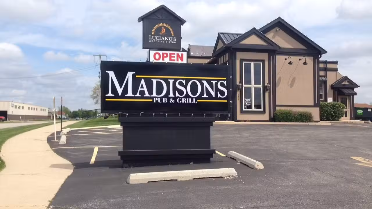 Madisons Pub & Grill, Burr Ridge, IL