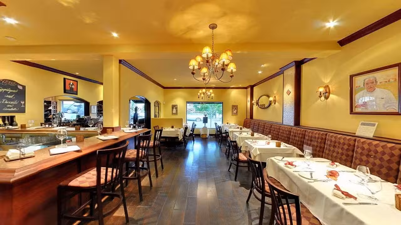 Binnenkant - Carmel Bouchee - Permanently Closed, Carmel by the Sea, CA
