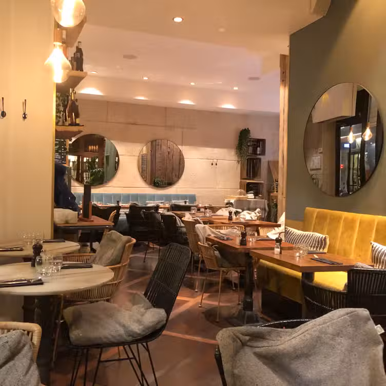 Interior - Le Café des Bains, Paris, Paris