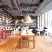 A photo of mama trattoria Hamburg Hafencity restaurant