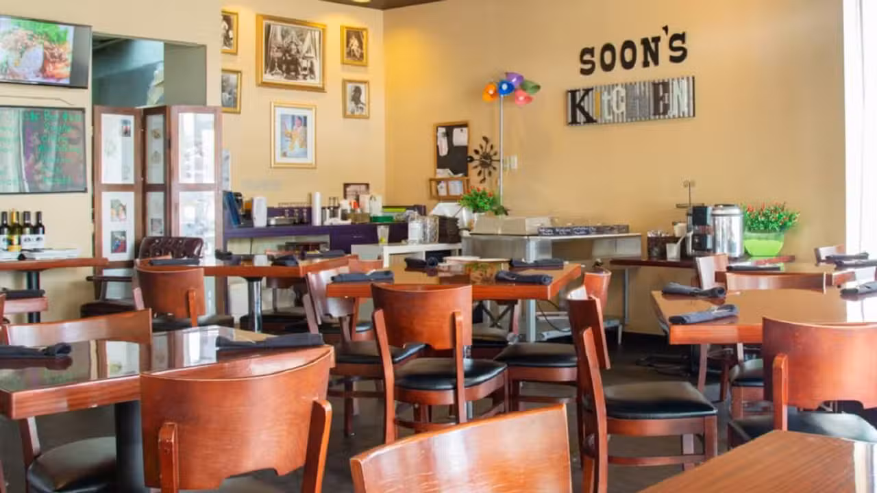 Interior - Thai Soon Restaurant, Richardson, TX