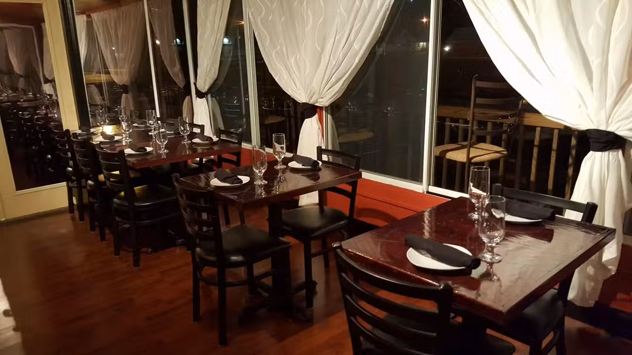 Interior - Vitor's Bistro & Sushi Bar, West Harrison, IN