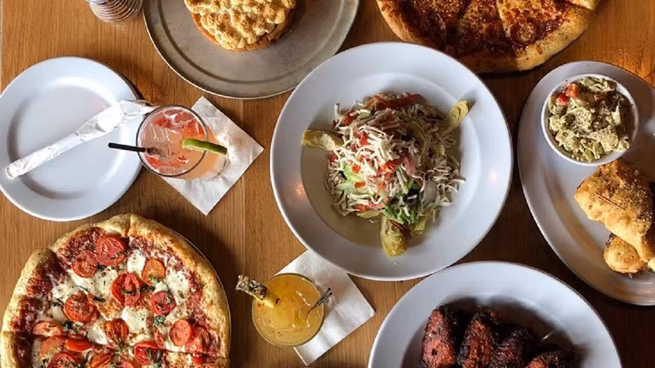 Essen - Detroit District - Mike's Pizza Bar, Detroit, MI