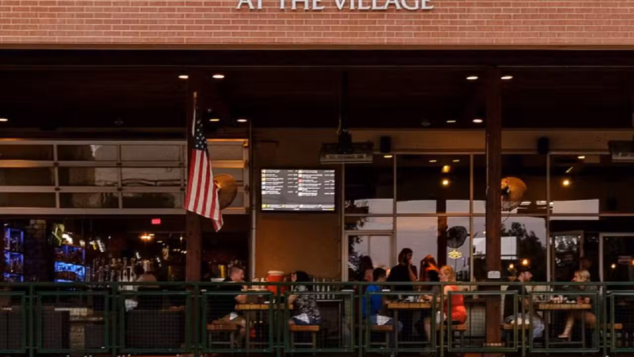 Interior - Kelly's at the Village, Allen, TX