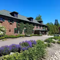 Una foto del restaurante The Beaumont Inn
