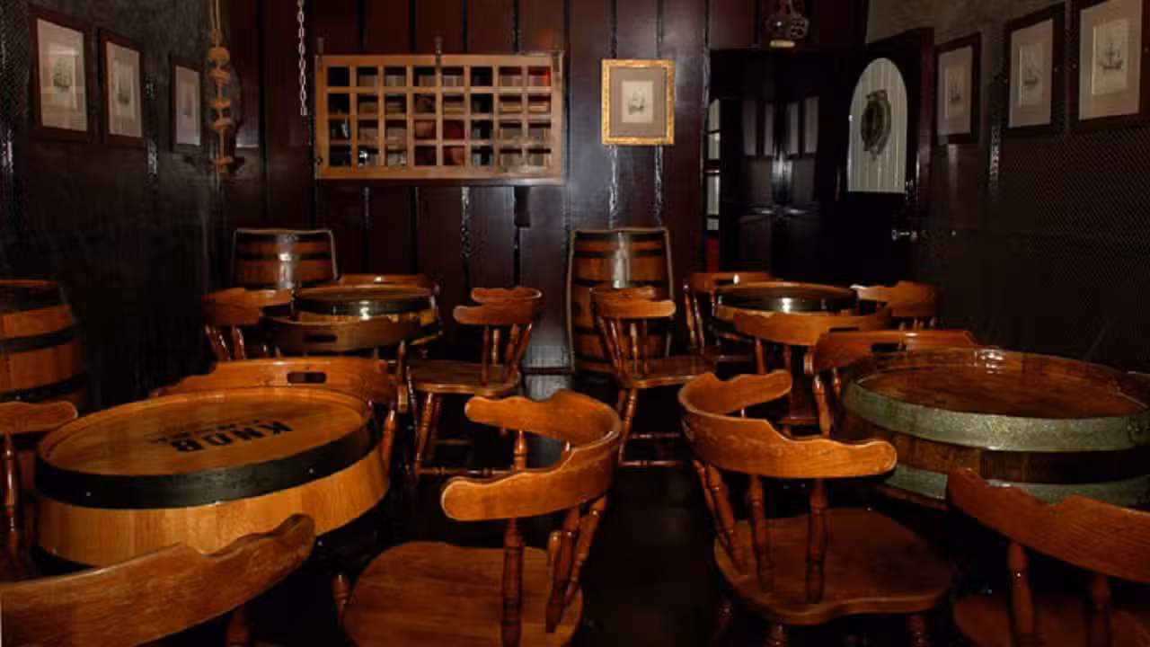 Redwood Bar & Grill, Los Angeles, CA