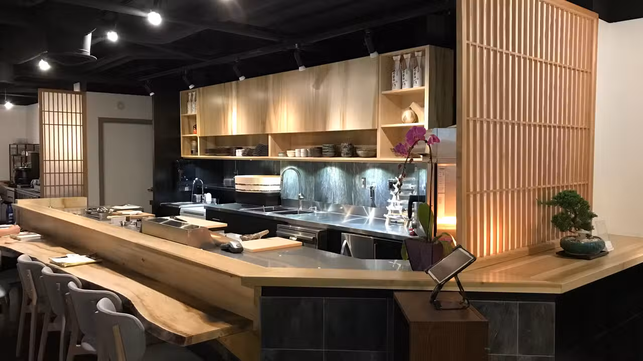 Binnenkant - Sushi Bar Shu, Vancouver, BC