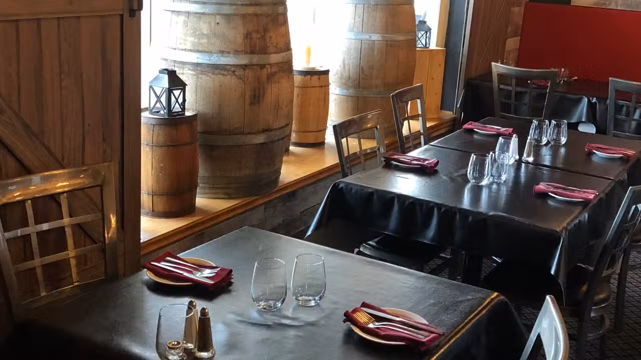 Interior - Cafe Amore - St. Catharines, St Catharines, ON