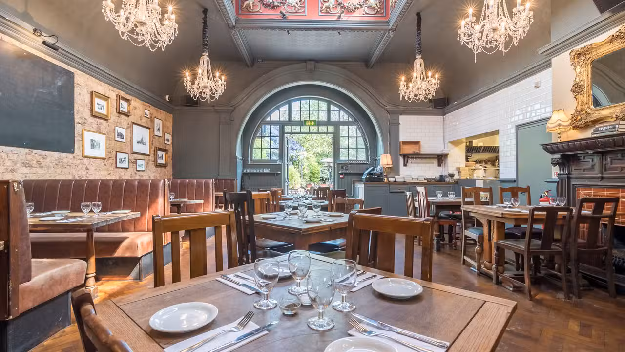Interior - The Duke of Sussex, London, 